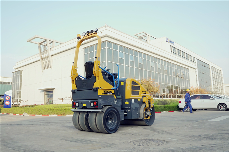 XCMG official manufacturer vibratory roller mini road roller XD120 for European and American price